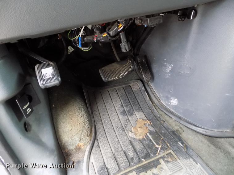 image for item DE0447 1995 Ford Econoline E350 ambulance