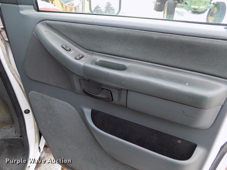 image for item DE0447 1995 Ford Econoline E350 ambulance