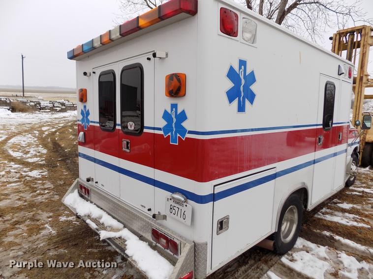 image for item DE0447 1995 Ford Econoline E350 ambulance