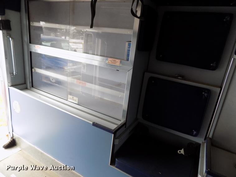 image for item DE0447 1995 Ford Econoline E350 ambulance