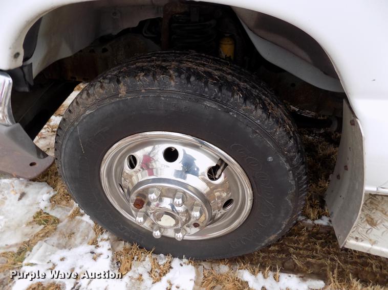 image for item DE0447 1995 Ford Econoline E350 ambulance