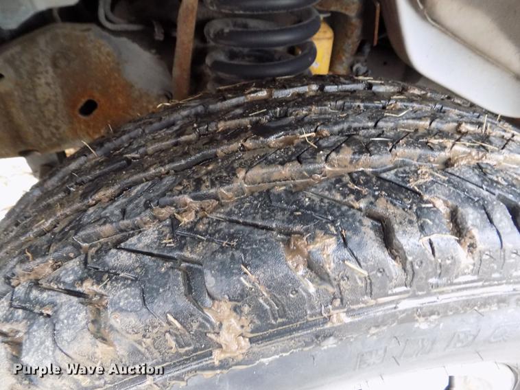 image for item DE0447 1995 Ford Econoline E350 ambulance