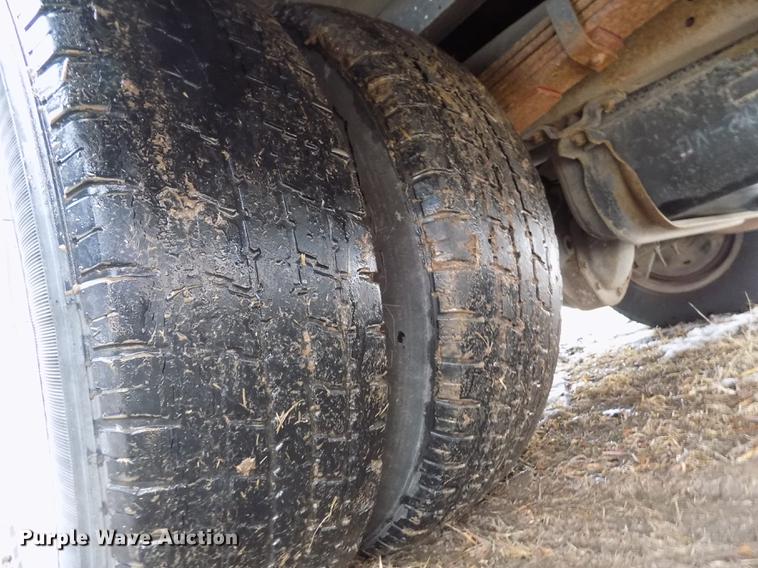 image for item DE0447 1995 Ford Econoline E350 ambulance