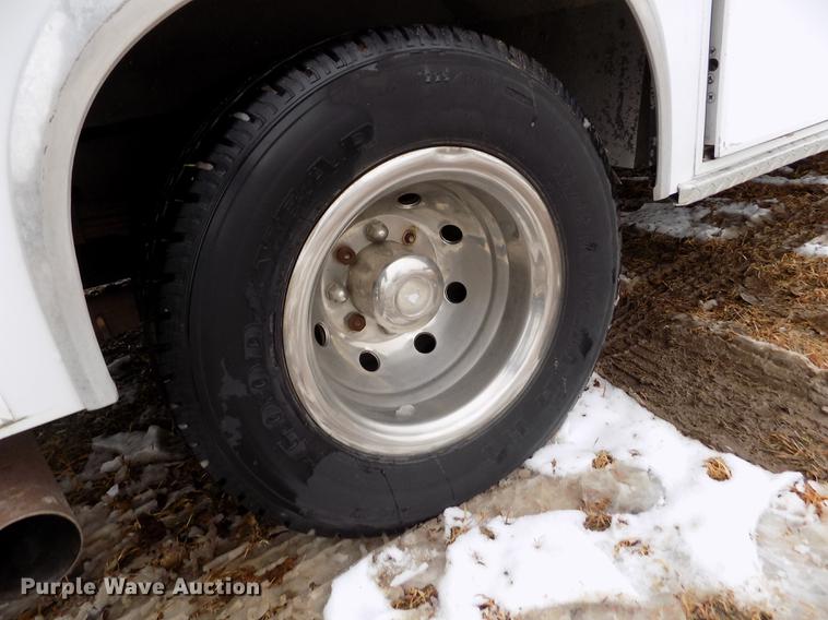 image for item DE0447 1995 Ford Econoline E350 ambulance