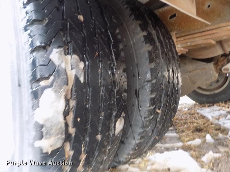 image for item DE0447 1995 Ford Econoline E350 ambulance