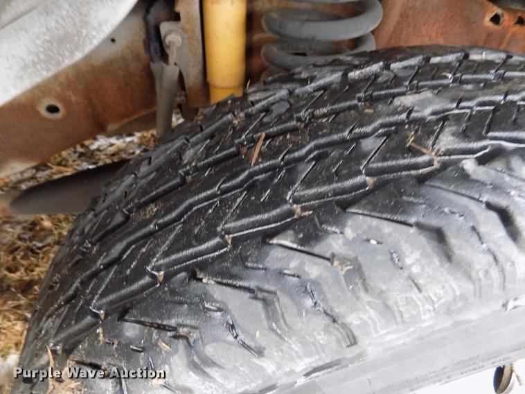 image for item DE0447 1995 Ford Econoline E350 ambulance