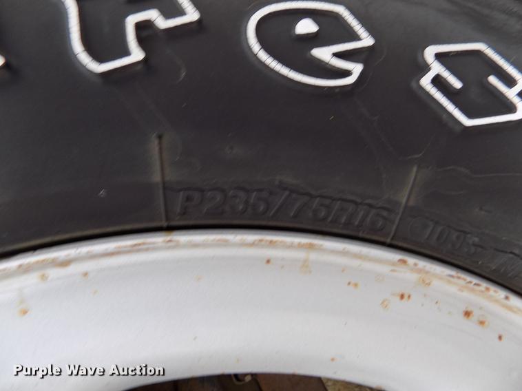 image for item DE0448 2004 Chevrolet Silverado 1500 pickup truck