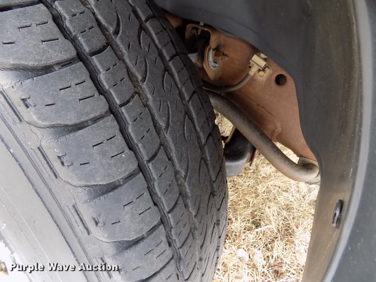 image for item DE0448 2004 Chevrolet Silverado 1500 pickup truck