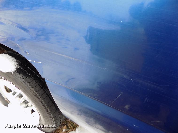 image for item DE0448 2004 Chevrolet Silverado 1500 pickup truck