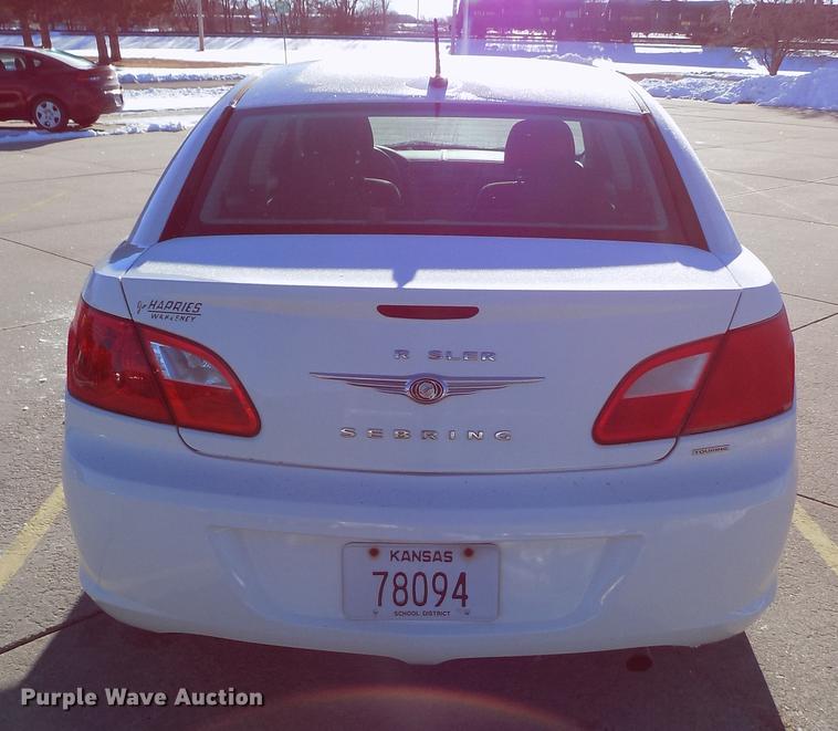 image for item DE0454 2010 Chrysler Sebring Touring