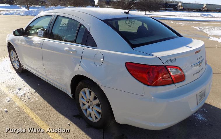 image for item DE0454 2010 Chrysler Sebring Touring