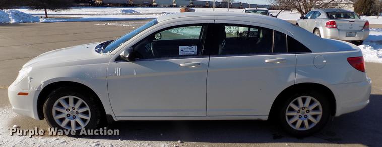 image for item DE0454 2010 Chrysler Sebring Touring