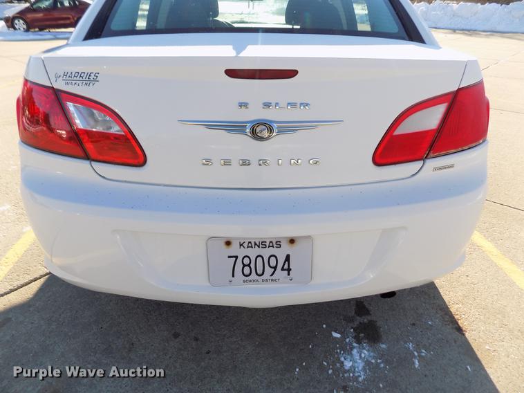 image for item DE0454 2010 Chrysler Sebring Touring