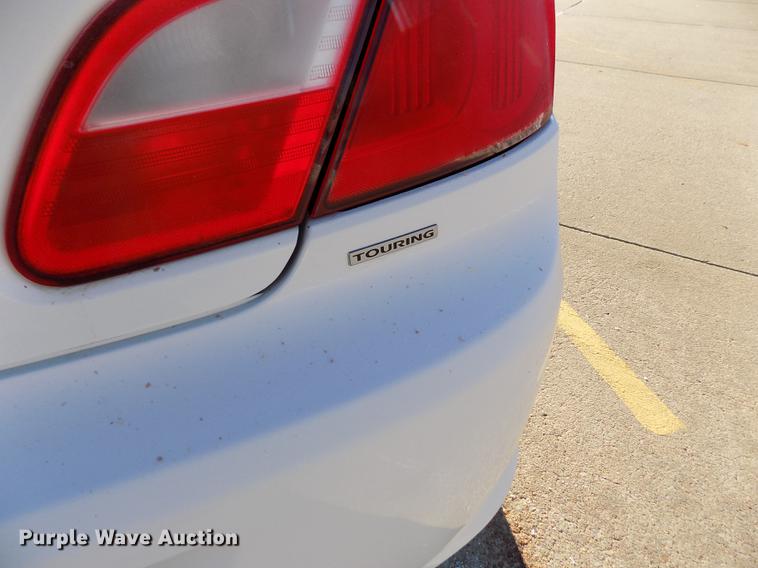 image for item DE0454 2010 Chrysler Sebring Touring