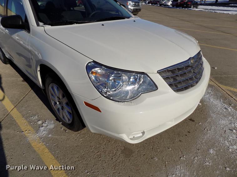 image for item DE0454 2010 Chrysler Sebring Touring