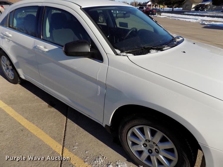 image for item DE0454 2010 Chrysler Sebring Touring