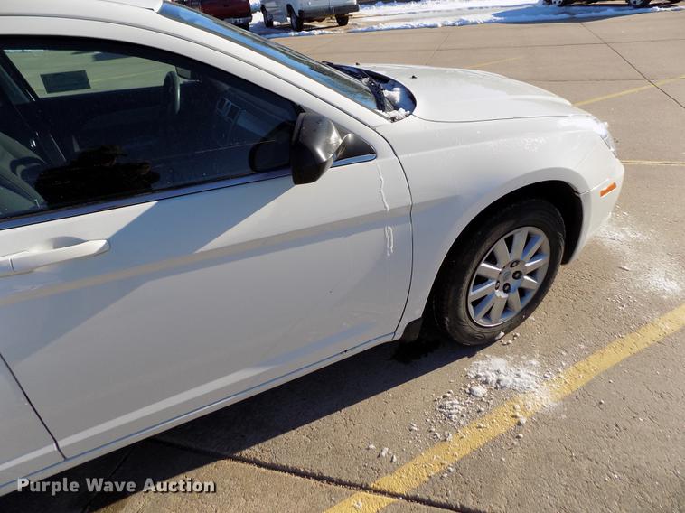 image for item DE0454 2010 Chrysler Sebring Touring