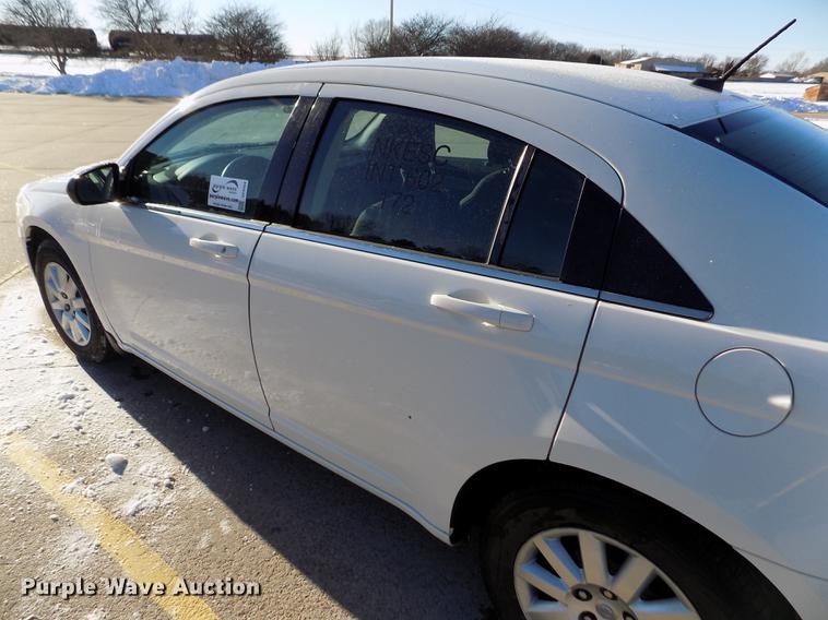 image for item DE0454 2010 Chrysler Sebring Touring