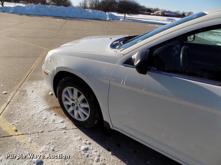 image for item DE0454 2010 Chrysler Sebring Touring