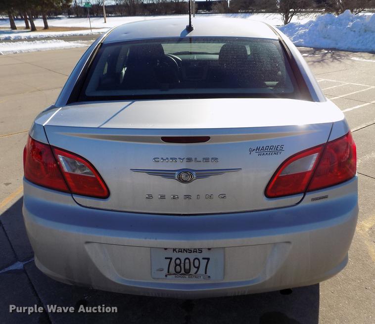 image for item DE0456 2010 Chrysler Sebring Touring