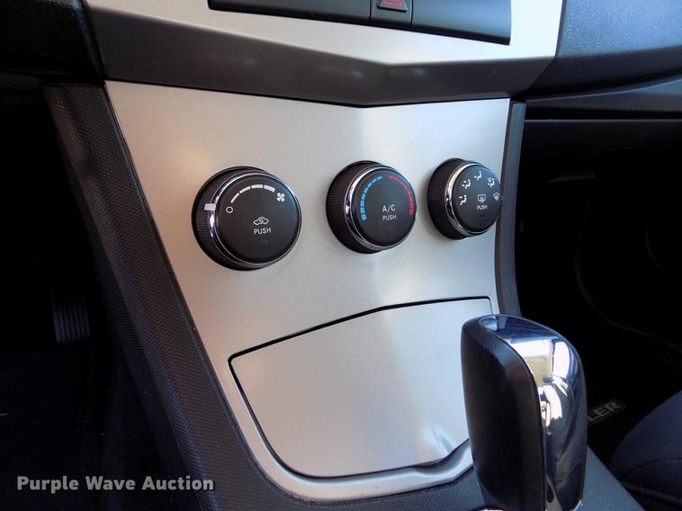 image for item DE0456 2010 Chrysler Sebring Touring