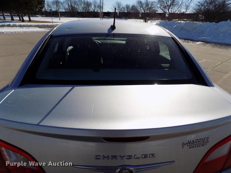 image for item DE0456 2010 Chrysler Sebring Touring