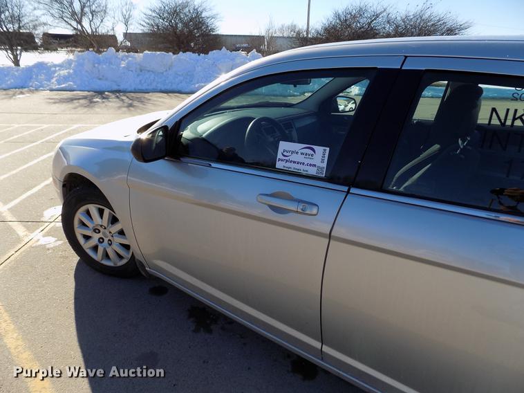 image for item DE0456 2010 Chrysler Sebring Touring