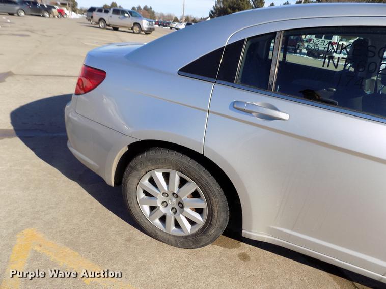 image for item DE0456 2010 Chrysler Sebring Touring