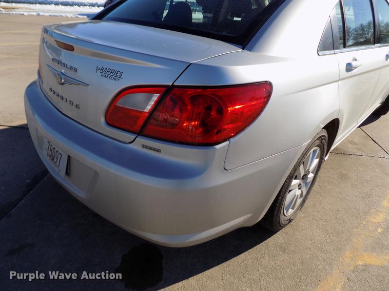 image for item DE0456 2010 Chrysler Sebring Touring