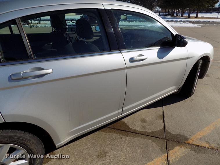 image for item DE0456 2010 Chrysler Sebring Touring