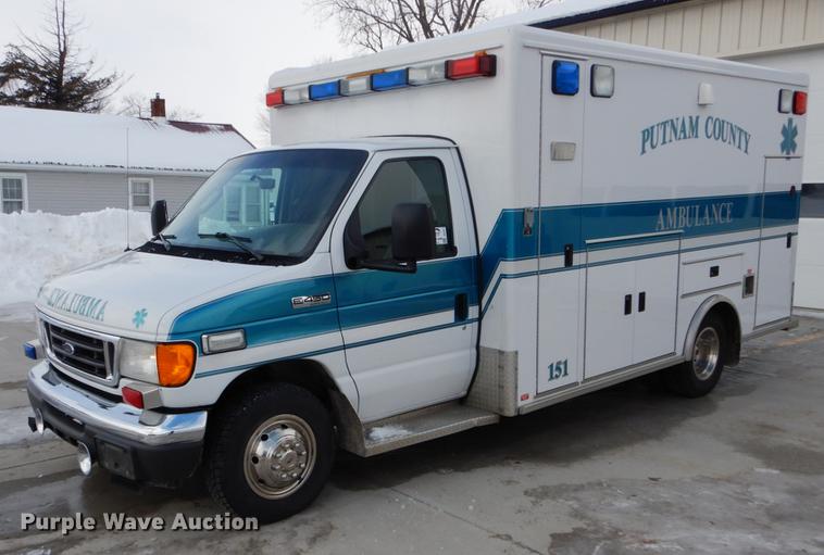 image for item DE5977 2006 Ford E450 Super Duty ambulance