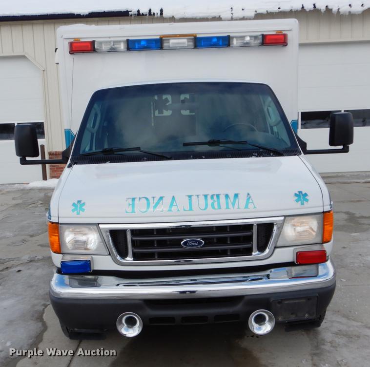 image for item DE5977 2006 Ford E450 Super Duty ambulance