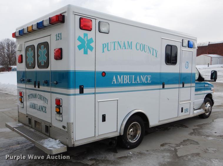 image for item DE5977 2006 Ford E450 Super Duty ambulance