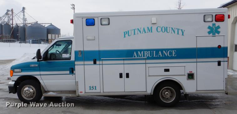 image for item DE5977 2006 Ford E450 Super Duty ambulance