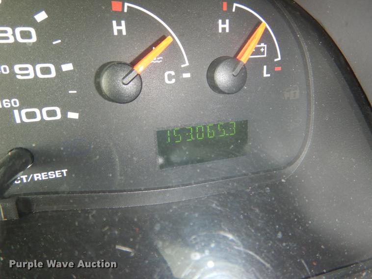 image for item DE5977 2006 Ford E450 Super Duty ambulance