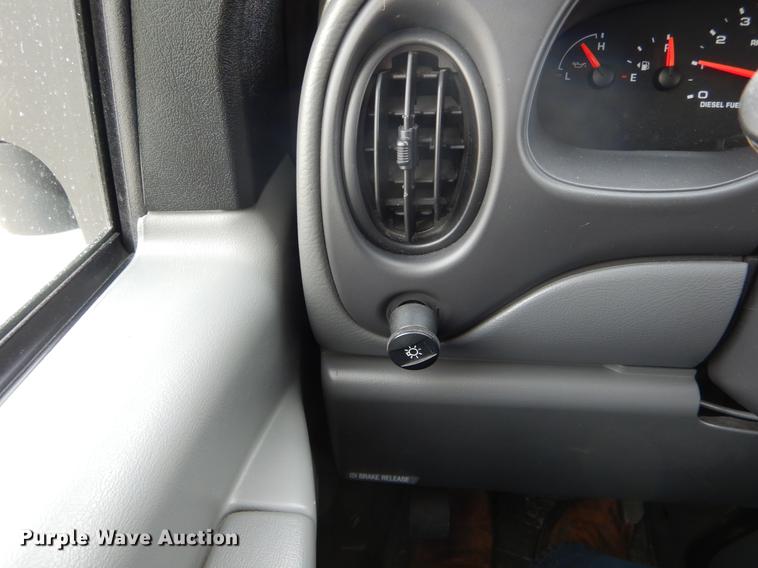 image for item DE5977 2006 Ford E450 Super Duty ambulance