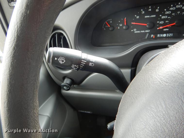 image for item DE5977 2006 Ford E450 Super Duty ambulance