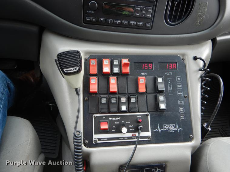 image for item DE5977 2006 Ford E450 Super Duty ambulance