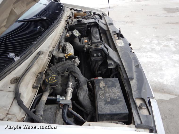 image for item DE5977 2006 Ford E450 Super Duty ambulance