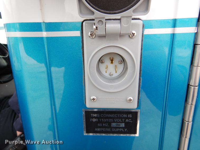 image for item DE5977 2006 Ford E450 Super Duty ambulance