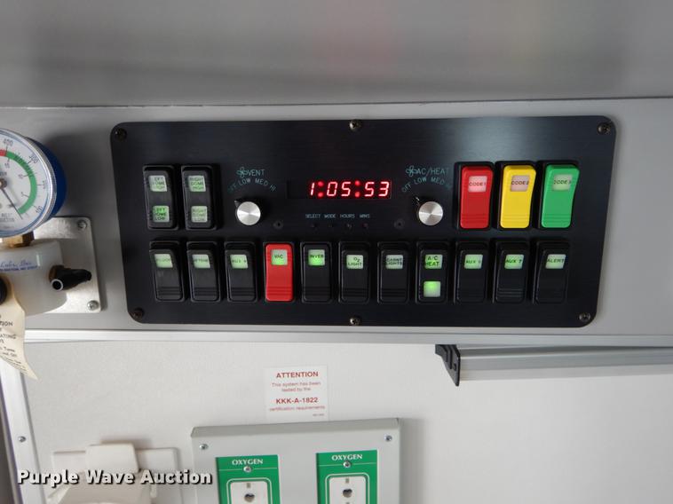 image for item DE5977 2006 Ford E450 Super Duty ambulance