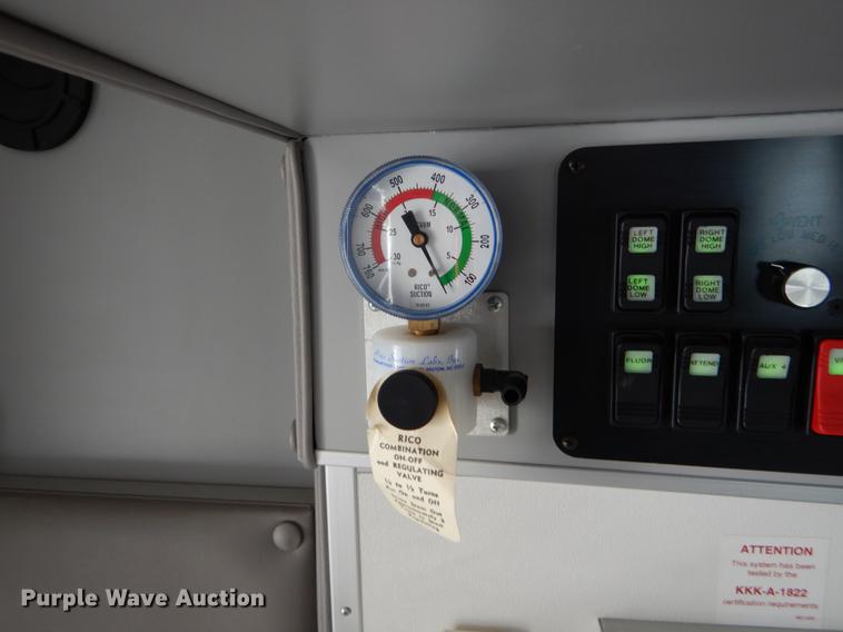 image for item DE5977 2006 Ford E450 Super Duty ambulance