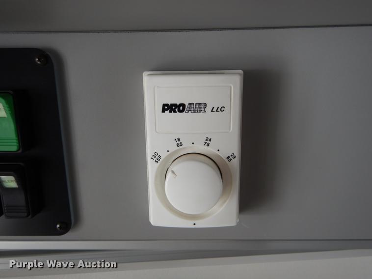 image for item DE5977 2006 Ford E450 Super Duty ambulance