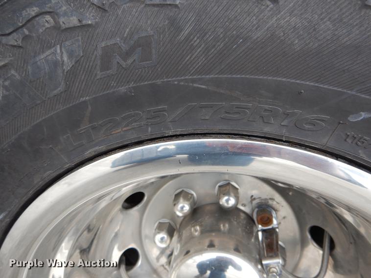 image for item DE5977 2006 Ford E450 Super Duty ambulance