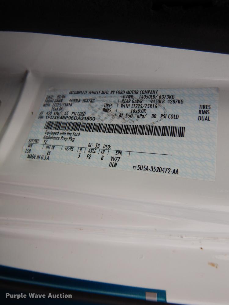 image for item DE5977 2006 Ford E450 Super Duty ambulance