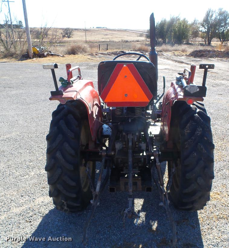 image for item DF2835 Yanmar YM226D tractor