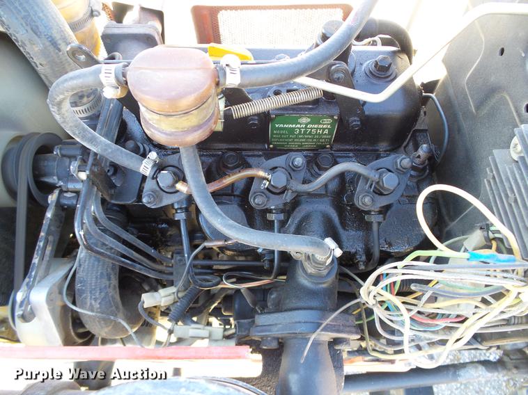 image for item DF2835 Yanmar YM226D tractor