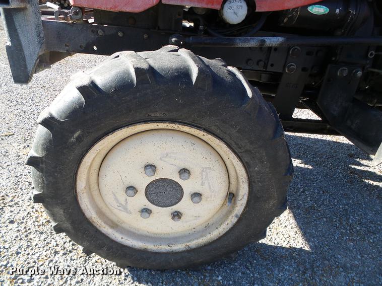 image for item DF2835 Yanmar YM226D tractor