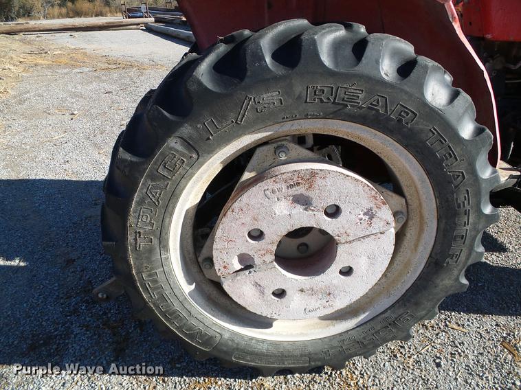 image for item DF2835 Yanmar YM226D tractor