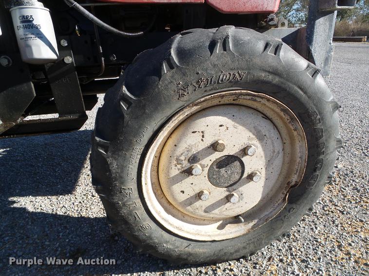 image for item DF2835 Yanmar YM226D tractor